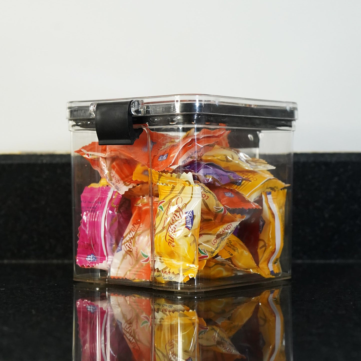 700ml Air-Tight Kitchen Storage Containers